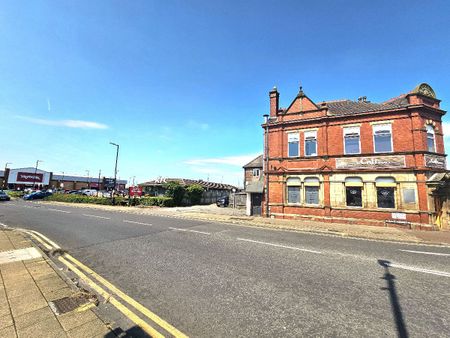 Manchester Road, Altrincham, Greater Manchester, WA14 - Photo 4