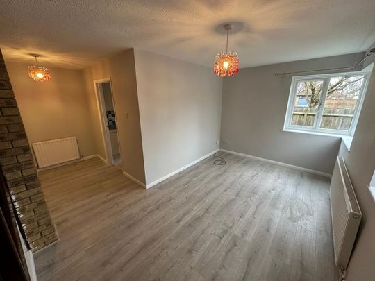 2 bedroom end of terrace house to rent - Photo 1