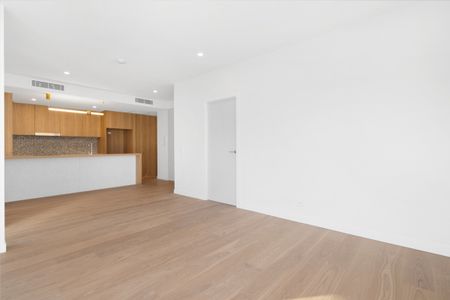 Beautifully Designed Two Bedroom Apartment in the Heart of Kangaroo Point - Photo 3
