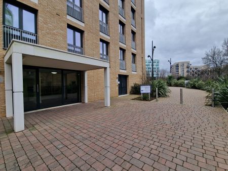 2 bed Flat in 7 Lakeside dr. Marquess House Park Royal, London, London, NW10 7GZ - Photo 2