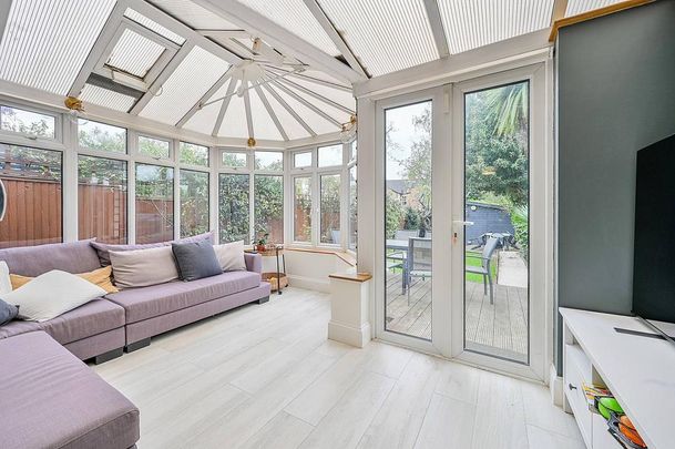 4 bedroom semi-detached house to rent - Photo 1