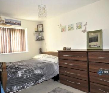 3 bedroom end of terrace house to rent - Photo 6