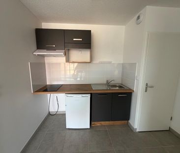location Appartement T2 DE 47m² À CASTELGINEST - Photo 2
