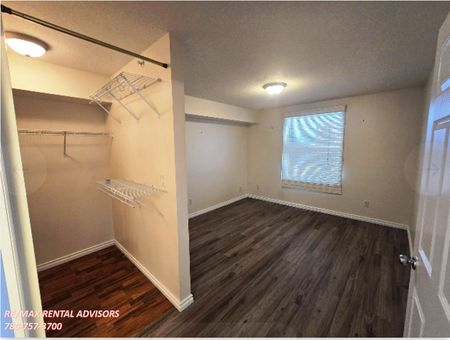 GREAT 2 BED, 2 BATH CONDO IN DOWNTOWN EDMONTON (OLIVER) W/ 2 HEATED UNDERGROUND PARKING STALLS - Photo 5