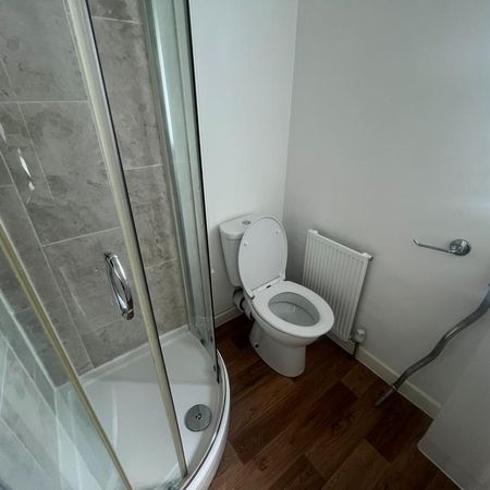 1 bedroom in a house share to rent - Photo 3