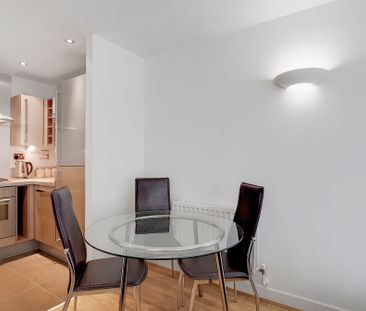 Blackwall Way, London, E14 9GT - Photo 2