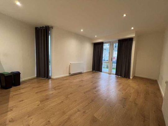 Addlestone, KT15 - Photo 1