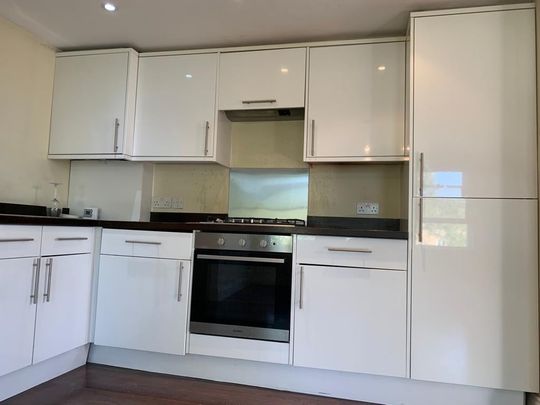 2 Bed Flat, Evering Road, E5 - Photo 1