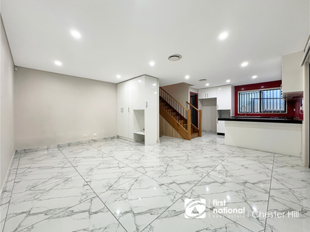 Spacious 4-Bedroom + Study Duplex with Swim Spa in Georges Hall - Photo 2