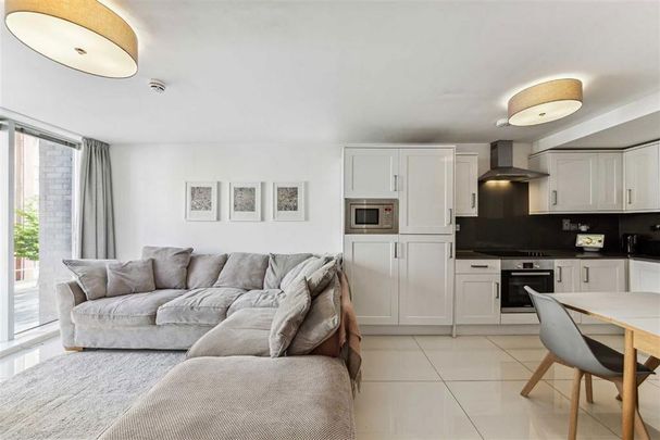 2 bedroom flat to rent - Photo 1