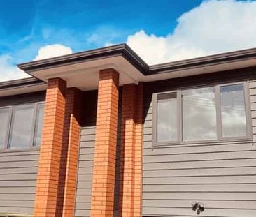 $ Bed 3 Bath 1 Toilet with single carpark Garage - Photo 1