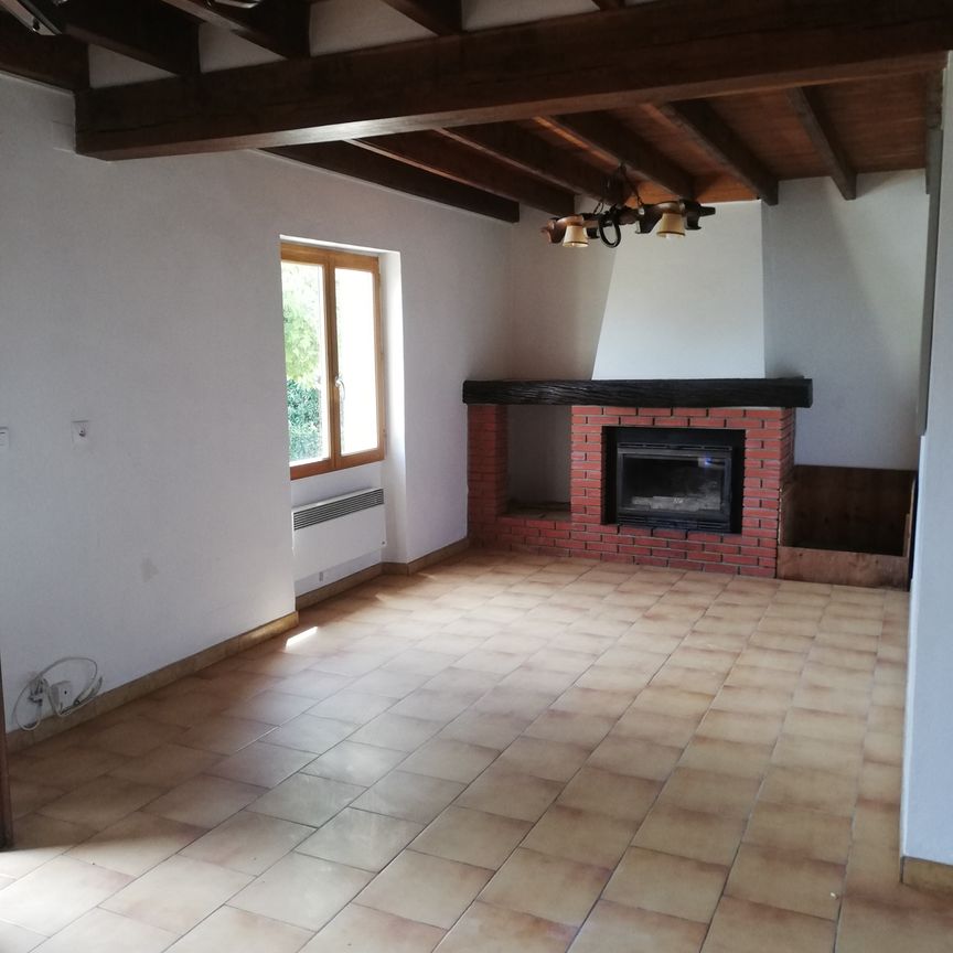 Location Appartement 4 pièces 101m² HAGETMAU 40700 - Photo 1