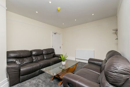 Leeds, LS8 - Photo 4