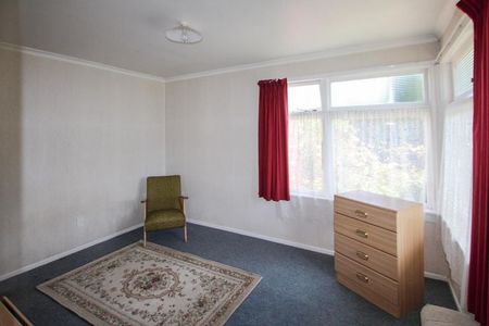 1 bedroom unit available - Photo 4