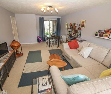 2 bedroom flat to rent - Photo 4