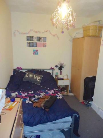 3 bedroom terraced house to rent - Photo 3