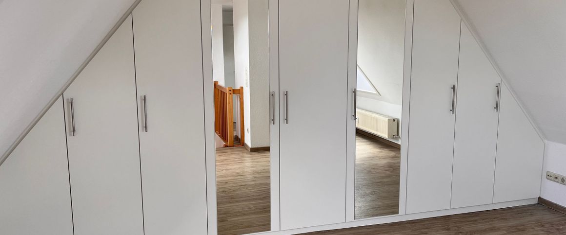 Schöne Maisonette-Wohnung gegenüber dem Niederfeldsee mit Balkonterrasse. - Foto 1