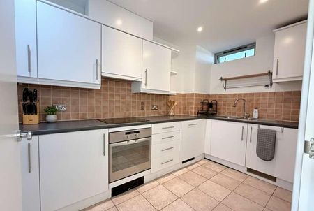 Gerry Raffles Square, London, E15 - Photo 5