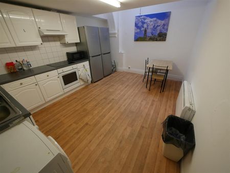 The Mount, Bournemouth, BH1 - Photo 4