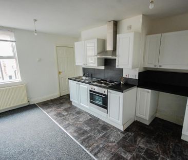 2 bedroom maisonette to rent - Photo 5