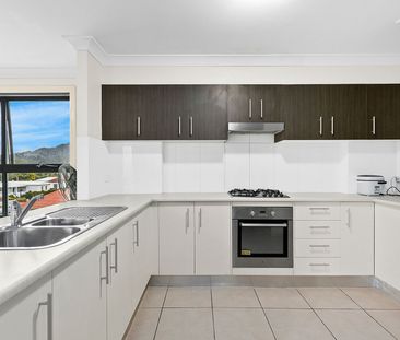 Spacious 3BR Apartment with Mountain Vista ! - Photo 1