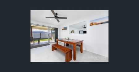 A Bongaree Family Home in a prime position Awaiting its new Occupants ! - Photo 2