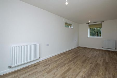 3 bedroom semi-detached house to rent - Photo 2