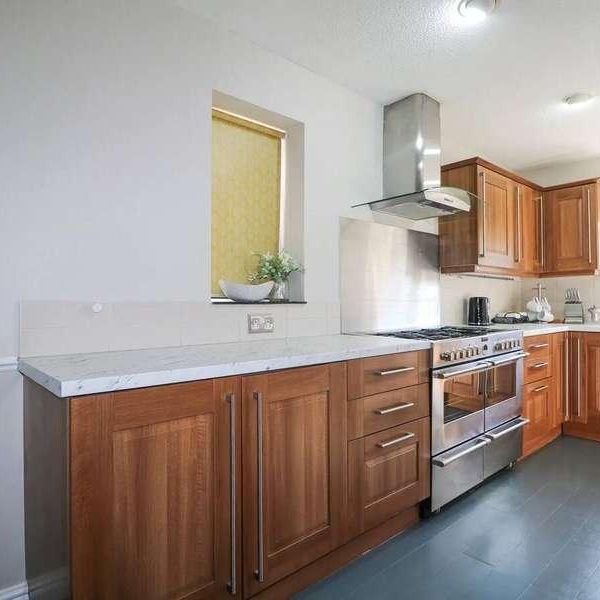 Saturn Croft, Winkfield Row, Bracknell, RG42 - Photo 1