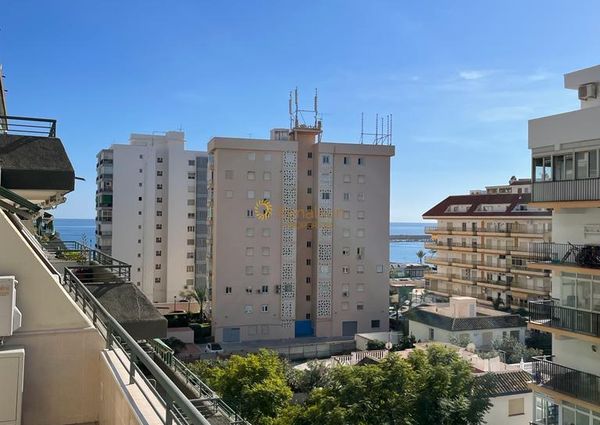 Mid-season . For rent from 01/09/2024-30/06/2025 Nice apartment on the 1st line of the beach in Fuengirola