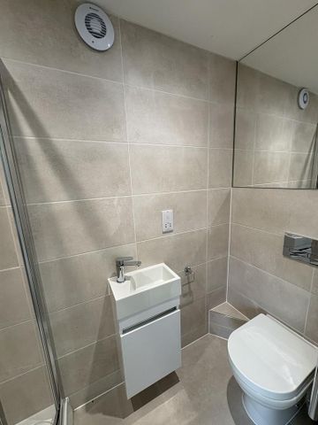 1 bedroom in a house share to rent - Photo 5