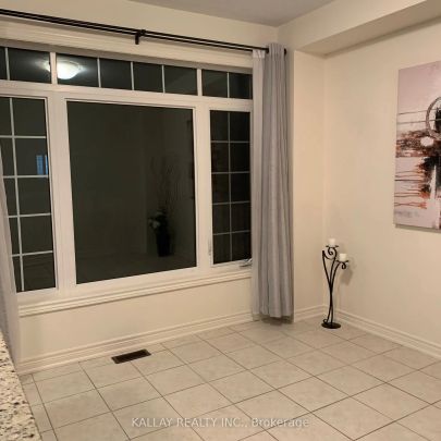 Condo Townhouse For Lease | N9259574 - Photo 1