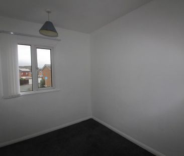 3 bedroom end of terrace house to rent - Photo 3