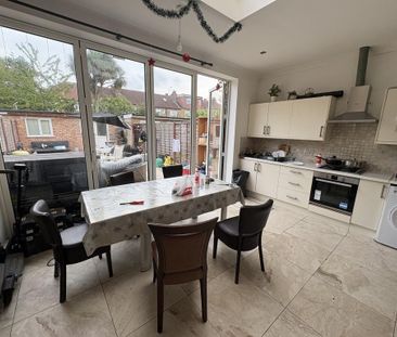 House share to rent - Photo 2