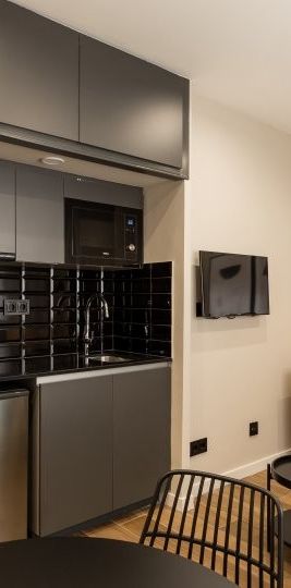 barcelona, Catalonia 08021 - Photo 1