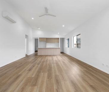 HIGH SPEC, EXECUTIVE ENTERTAINER IN SOUGHT AFTER SMITHFIELD POCKET! - Photo 2