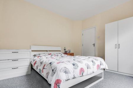 4 bedroom terraced house to rent - Photo 4