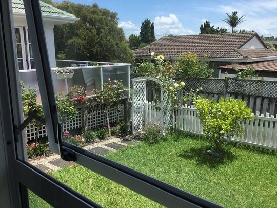 Well maintained home at very handy location - Photo 1