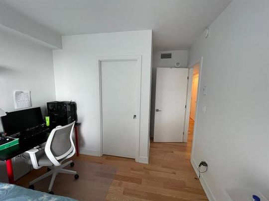 2300 Rue Tupper - Photo 1
