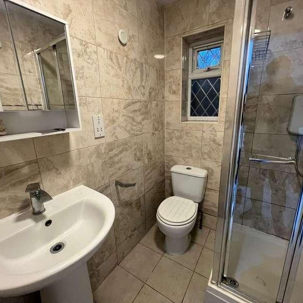 Annex, Northfield Road, TW5 - Photo 1