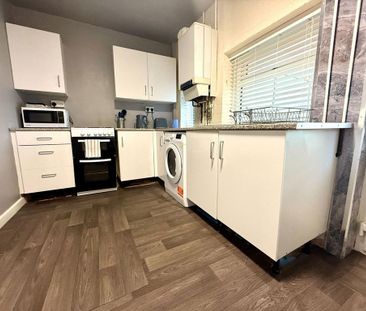 2 bedroom end of terrace house to rent - Photo 5