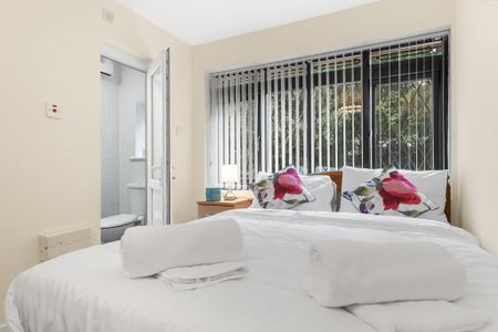 Studio Flat, Wilkinson Croft, B8 - Photo 4