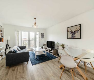 Dyas Road, TW16, London - Photo 2