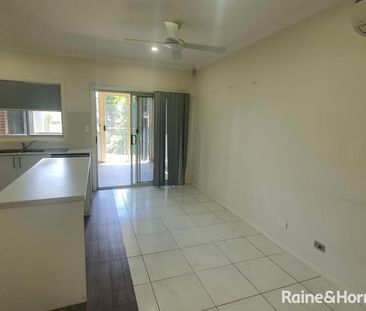STUNNING DUPLEX IN THE HEART OF INGLEBURN - Photo 3