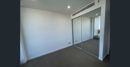 Impressive Two-Bedroom + study Apartment with Parking in Fantastic Location - Photo 4