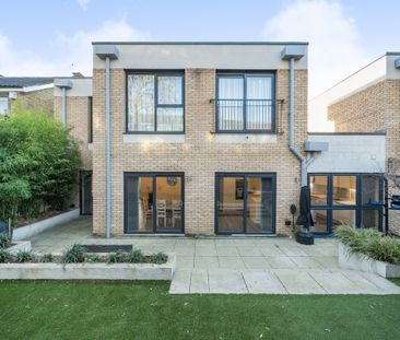 5 bedroom semi-detached house to rent - Photo 2