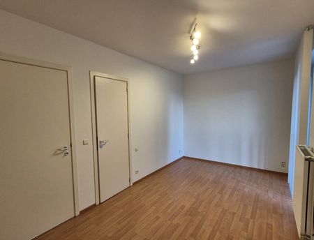 Instapklaar appartement met terras in het hart van Tessenderlo-Ham. - Photo 4