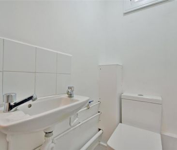 Studio to rent - Photo 6