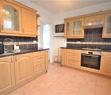 3 bedroom maisonette to rent - Photo 4