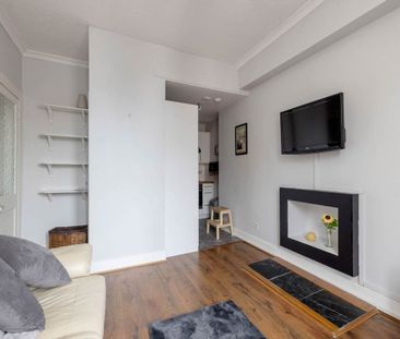 Caledonian Crescent, Dalry, Edinburgh - Photo 6