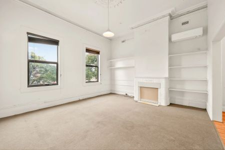 3-Bedroom Home with Terrace in Vibrant Location - Photo 4